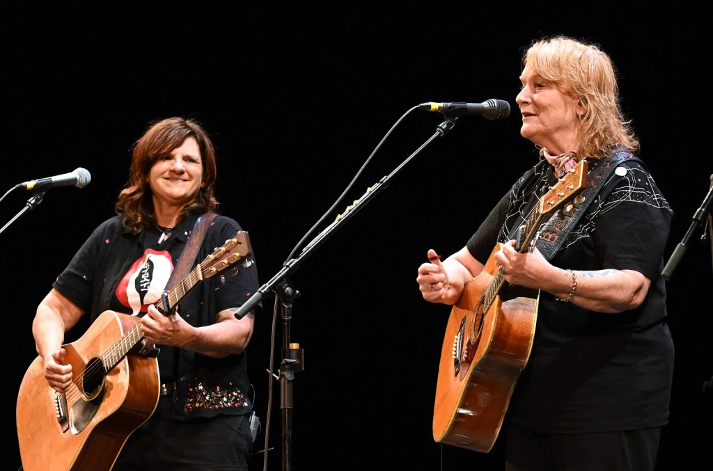 Indigo Girls to Be Honored at 2025 International Folk Music Awards