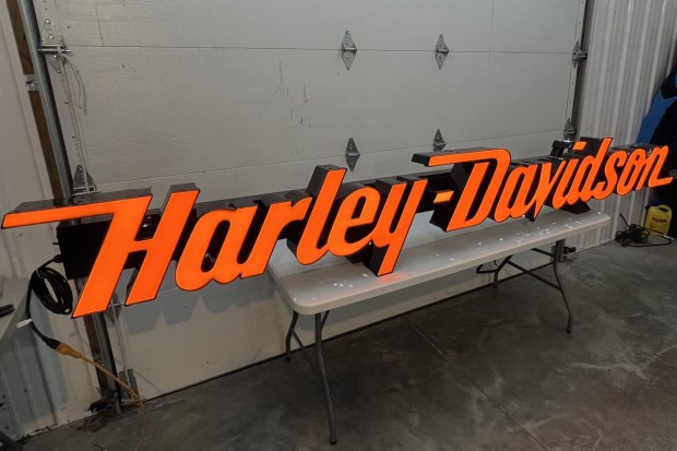 No Reserve: Illuminated Harley-Davidson Sign