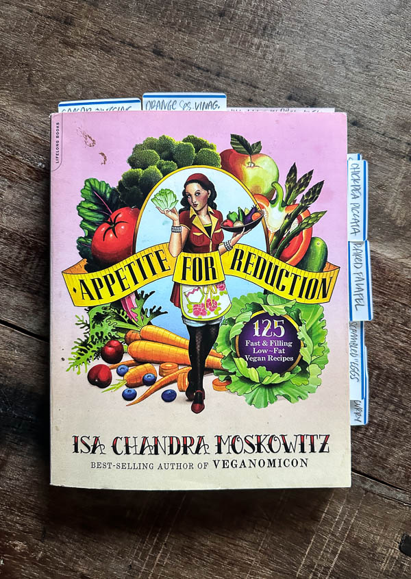 Bright, bold, and comforting—Shutterbean’s Chickpea Piccata is served over creamy mashed potatoes with a generous handful of peppery arugula. A fast, flavorful, plant-based dinner loaded with lemon, garlic, and capers. Perfect for a cozy weeknight meal that feels like a restaurant dish.