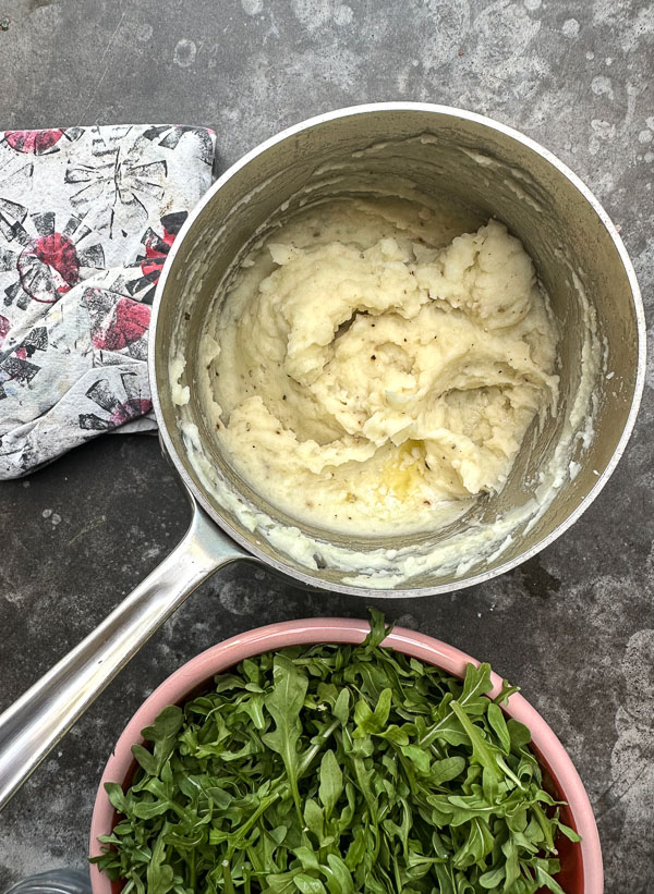 Bright, bold, and comforting—Shutterbean’s Chickpea Piccata is served over creamy mashed potatoes with a generous handful of peppery arugula. A fast, flavorful, plant-based dinner loaded with lemon, garlic, and capers. Perfect for a cozy weeknight meal that feels like a restaurant dish.