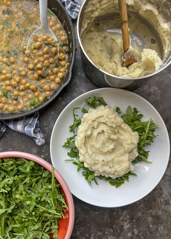 Bright, bold, and comforting—Shutterbean’s Chickpea Piccata is served over creamy mashed potatoes with a generous handful of peppery arugula. A fast, flavorful, plant-based dinner loaded with lemon, garlic, and capers. Perfect for a cozy weeknight meal that feels like a restaurant dish.