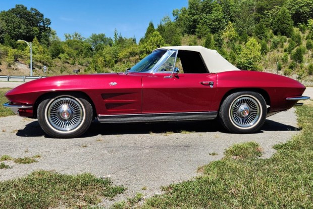1963 Chevrolet Corvette Convertible 4-Speed