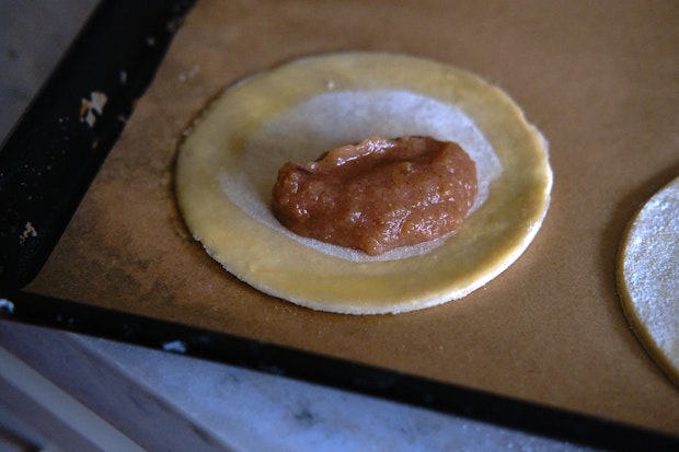 Apple butter as filling for hand pies
