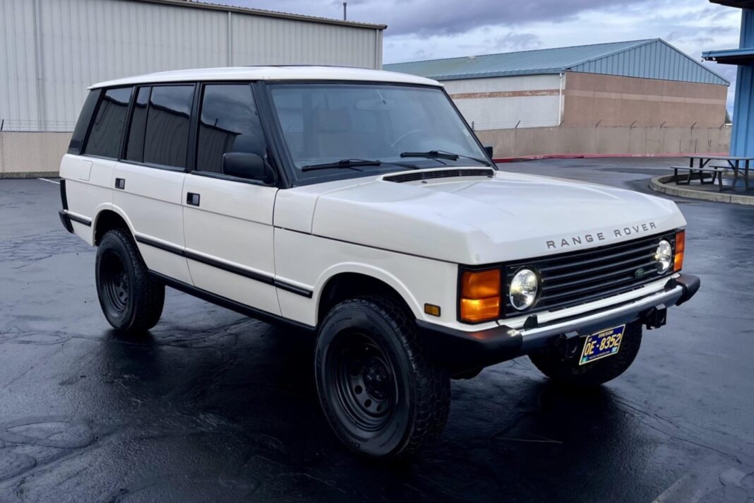 LS3-Powered 1995 Land Rover Range Rover County Classic LWB for sale on BaT Auctions – ending December 21 (Lot #224,384)